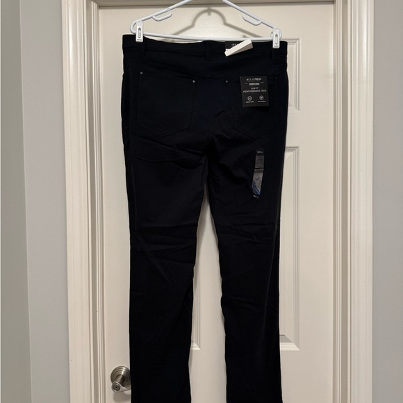 Men’s AWEARNESS Slim Fit Performance Tech Pants by Kenneth Cole - Size 34 x 32 - Picture 1 of 4